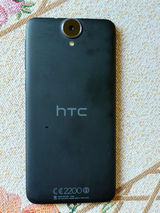 Vând smartphone HTC One E9