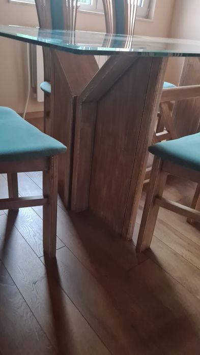 Стъклена трапезна маса с шест стола