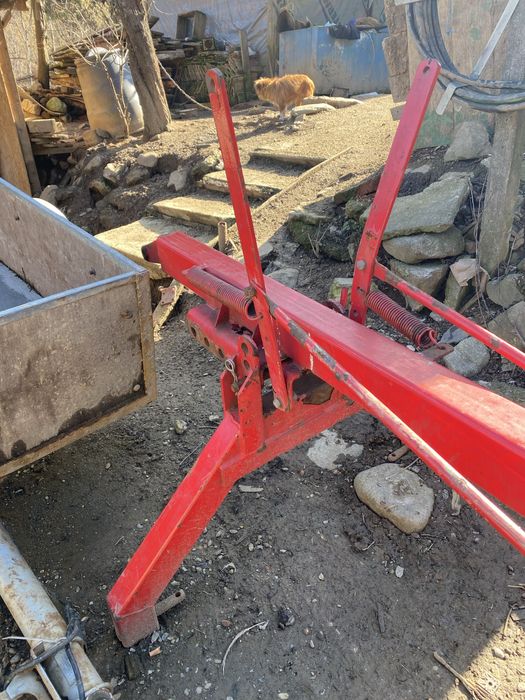 Incarcator in tiranti cu cupa pentru balastru si furca gunoi