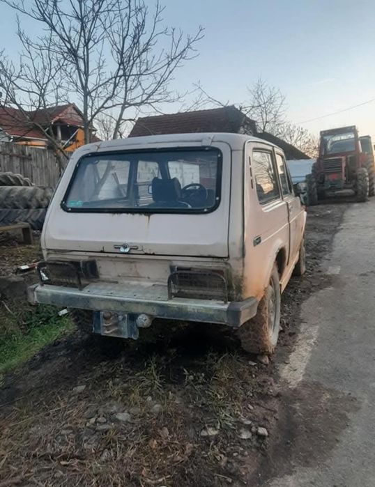 Vand Lada niva mai multe detalii in privat