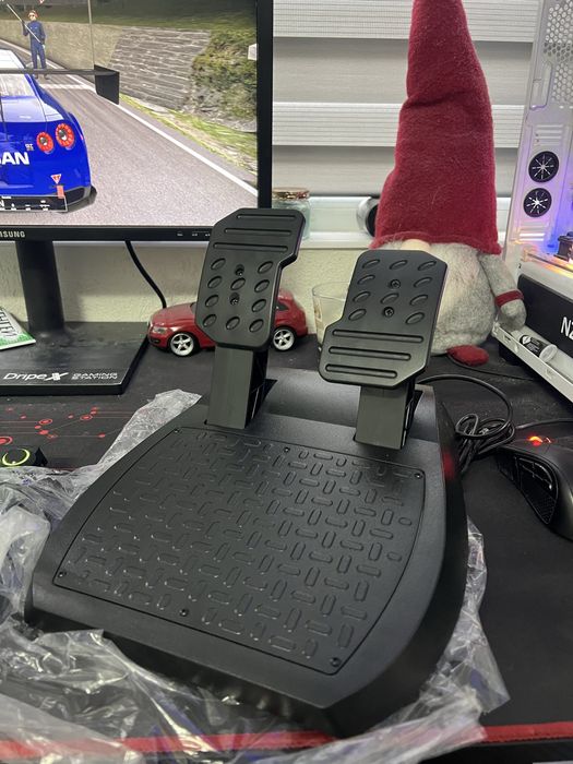 Thrustmaster ferrari 458 spider геймърски волан