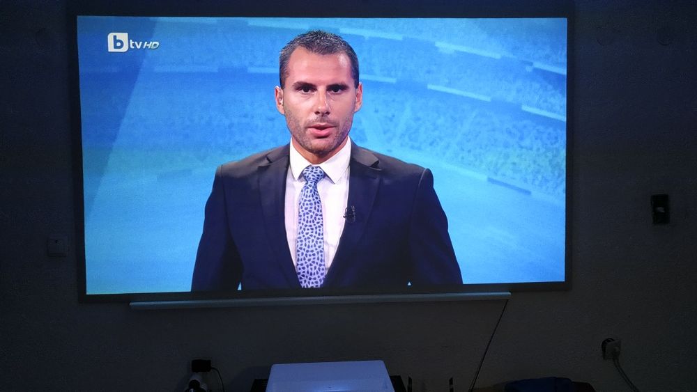 ALR екран 100 инча За ultra късофокусен проектор