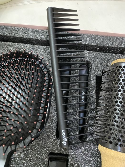 Подарочный набор аксессуаров расчесок Dyson Styling Set (7 в 1)