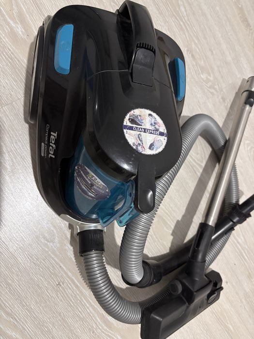 Продам Пылесос "Tefal Compact Power Cyclonic"