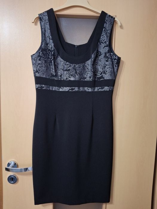 Costum femei cu rochie