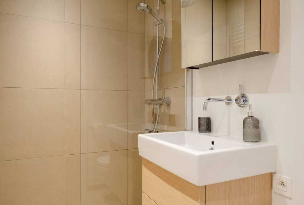 Дава се под наем Двустаен апартамент в Пловдив, Тракия - 65 кв.м за 341.7 € - Снимка #1