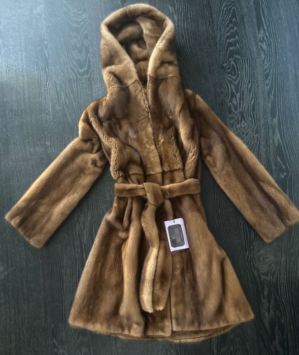 Haină blana, vizon, nouă, măsura S, marca Avanti!