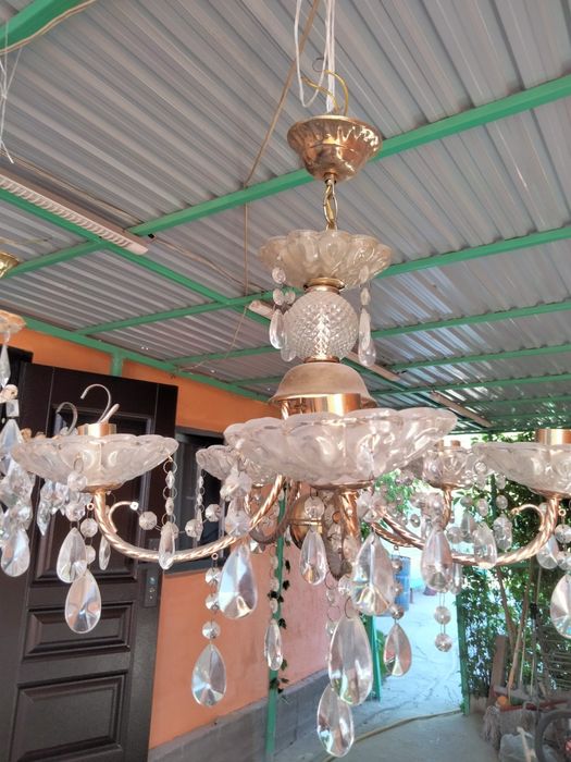 Люстры 2 штуки..