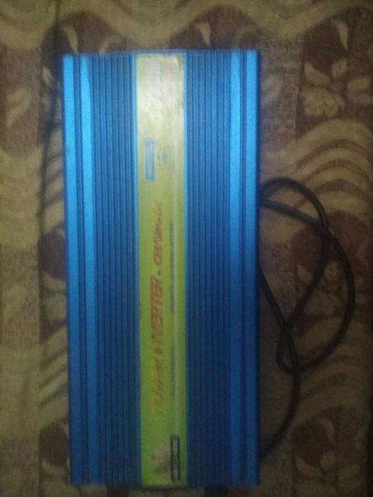 Инвертер + зарядное 1000w 10A