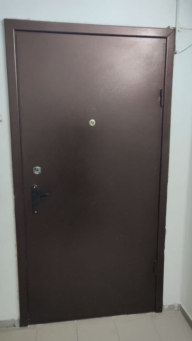 Входная дверь б/у