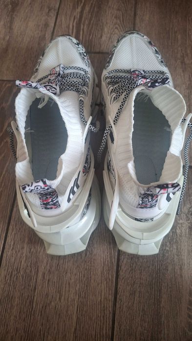 Маратонки 46 номер