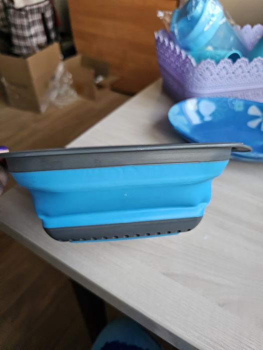Продам  блюдца, шейкер, бутылочка Авент, коврик