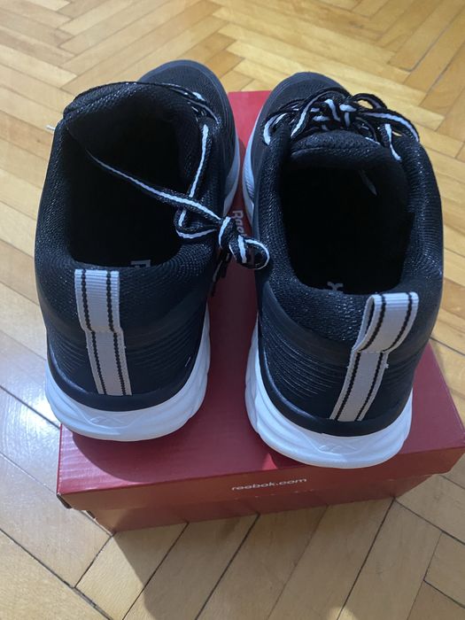 Reebok marimea 44 noi