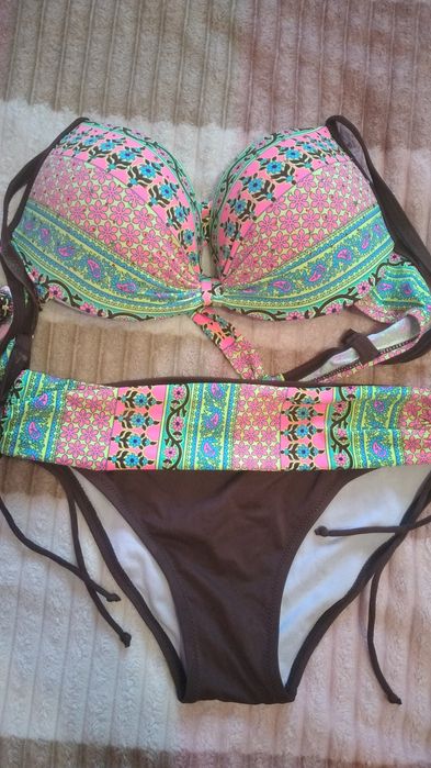 Продам Купальник новый