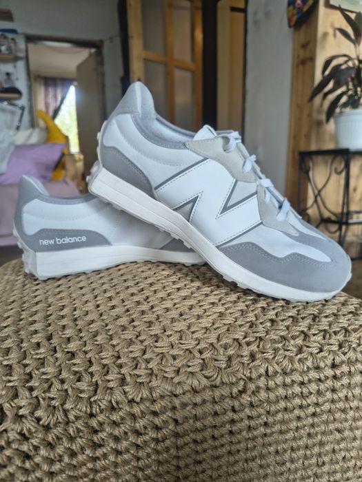 Обувки New Balance 327 носени веднъж