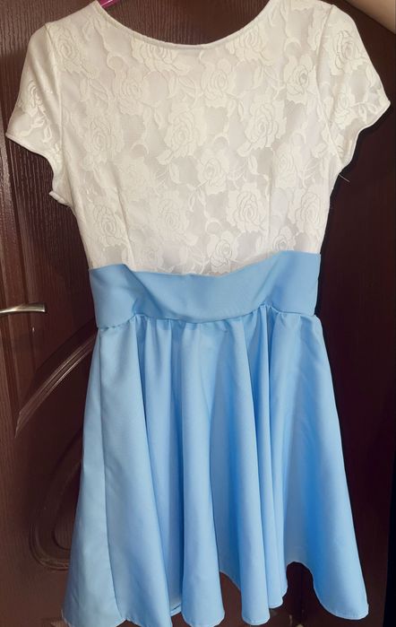 Елегантна дамска рокля