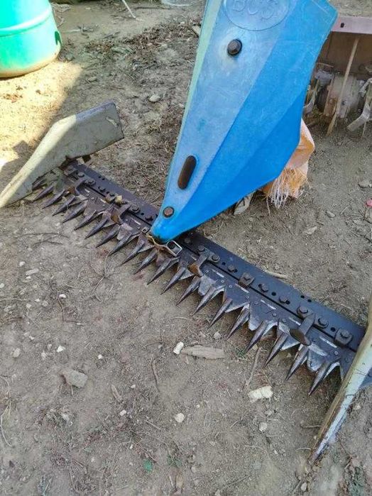 Мотокултиватор с инвентар