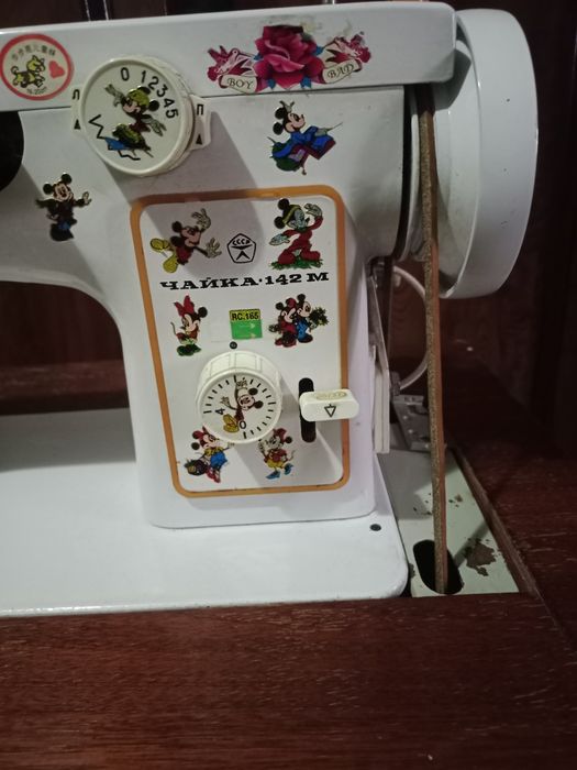 Швейная машинка Чайка-142 М