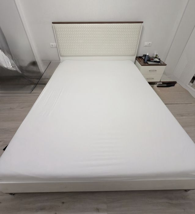 Продам Кровать 160*200