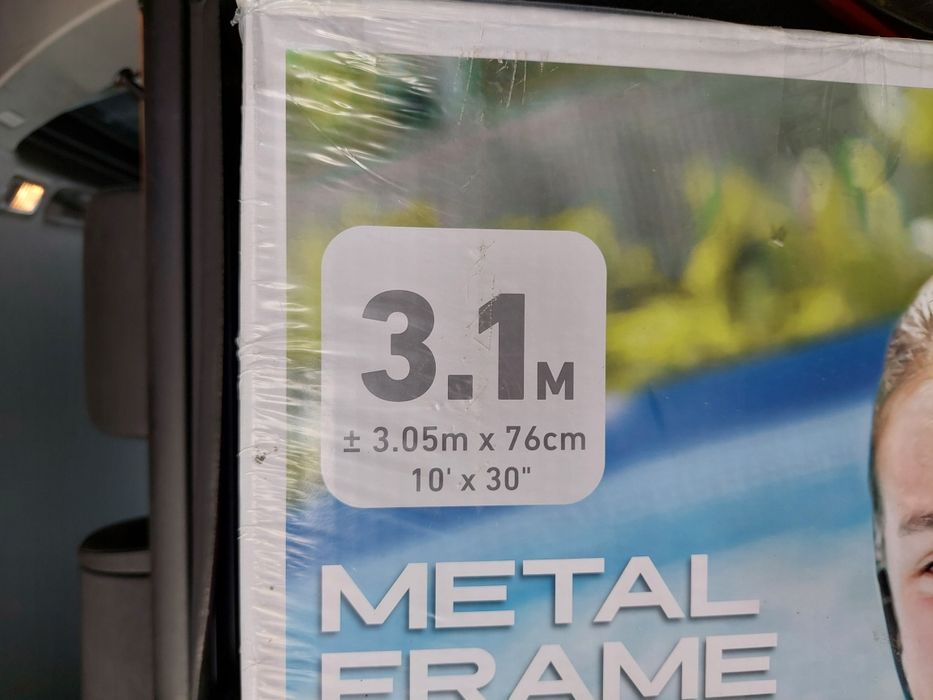 Басейн с метална конструкция