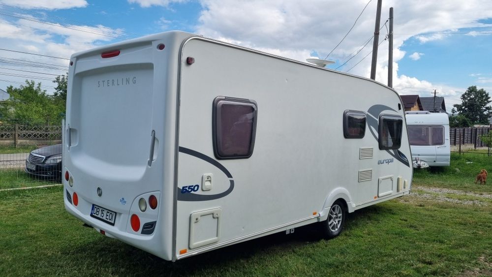 Rulota Swift Sterling Europa 550, An 2010, 2 zone, Pat matrimonial, Baie dus separat, off camping