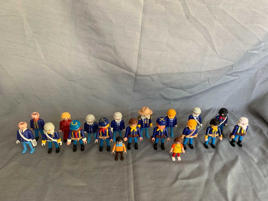 играчки фигурки  Playmobil 19 войници фигурки / geobra