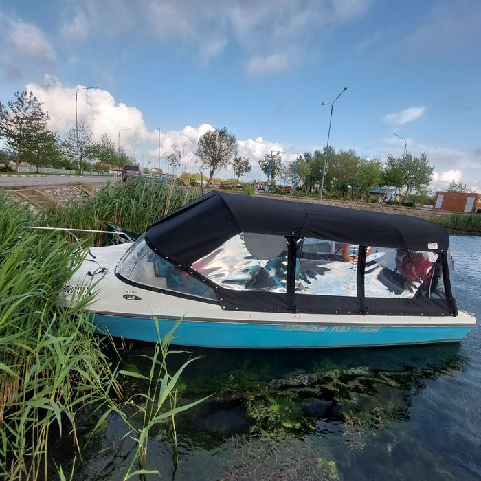 Plimbari cu barca, excursii si expeditii in Delta Dunarii.Turul deltei. Plecare din Murighiol, Mahmudia sau Sfantu Gheorghe. Excursii exclusiviste
