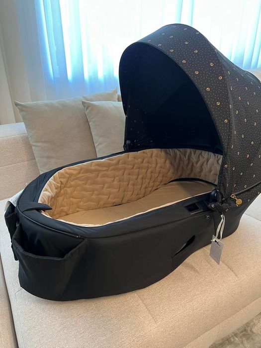 Мулти пак Stokke ( количка, Be safe столче за кола, зимни и летни комплекти, чанта за количка, приставка за Tripp Trapp, колан за Tripp Trapp, раница.