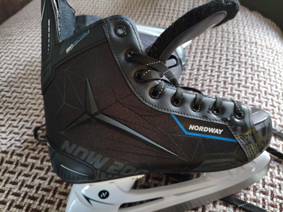 Продам коньки в отличном состояние