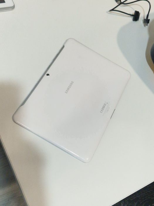 Tableta Samsung Galaxy Tab 2cu slot catela SIM si card de memorie