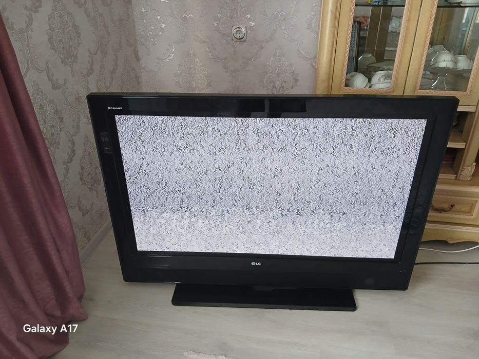 Продам телевизор LG