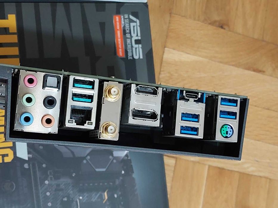 AMD Ryzen 7 5800X + Asus TUF X570 Plus Wi-Fi