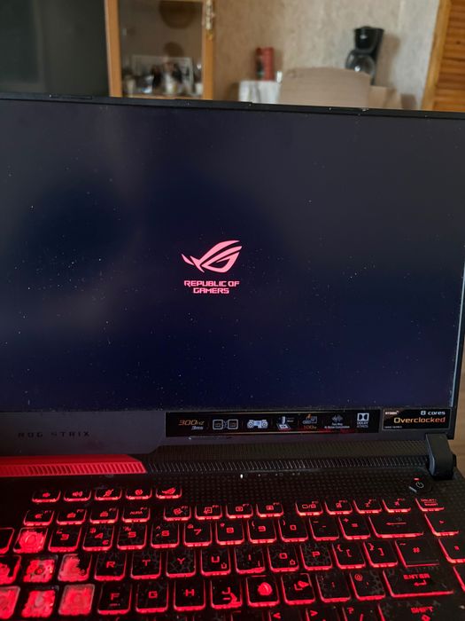 лаптоп ASUS ROG Strix G15 Advantage Edition