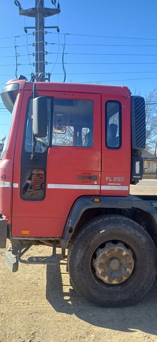 Camion Volvo Bena  basculabila