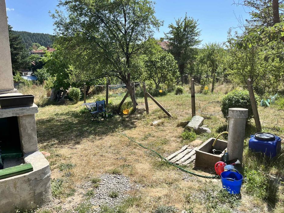 Продава се Къща в с. Ковачевци, Област София-област - 685 кв.м за 112 €/кв.м - Снимка #2