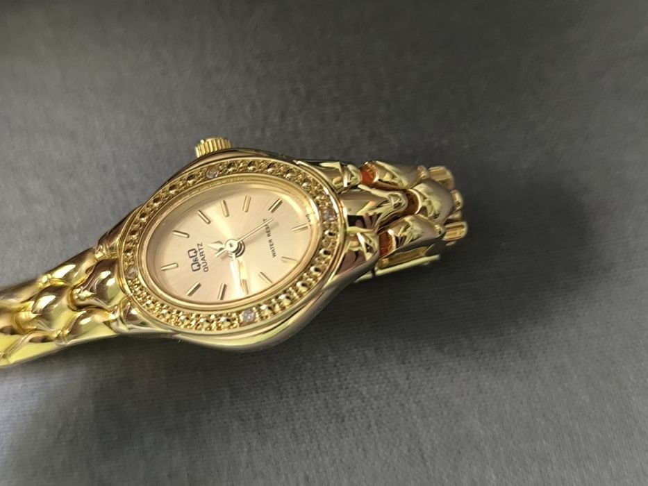 Ceas damă Q&Q Quartz auriu – funcțional, stare foarte bună