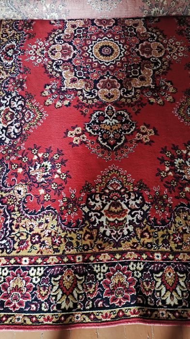 Продам натуральные шерстяные ковры 2*3.