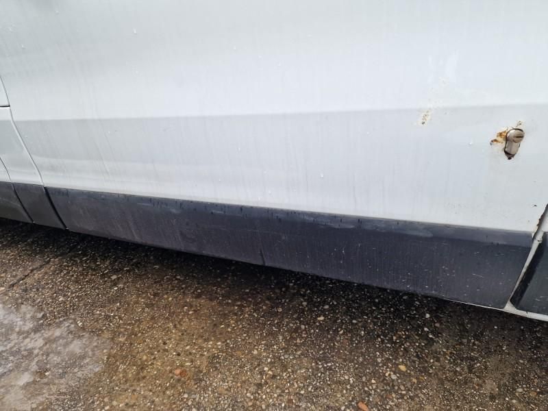 Bandou usa culisanta Renault Trafic 3