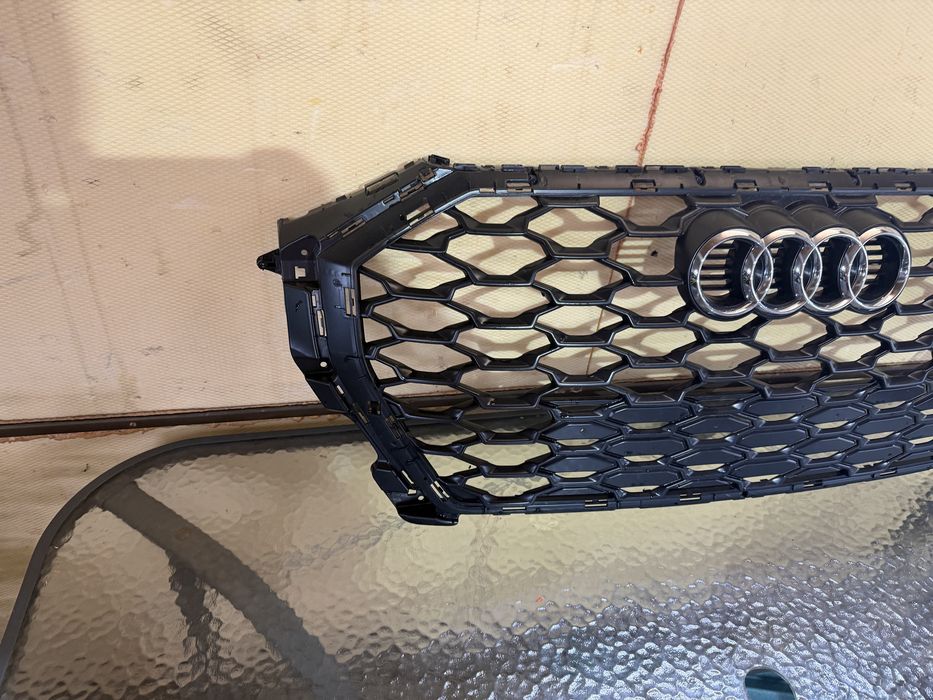 Grila radiator Audi Q3 s line