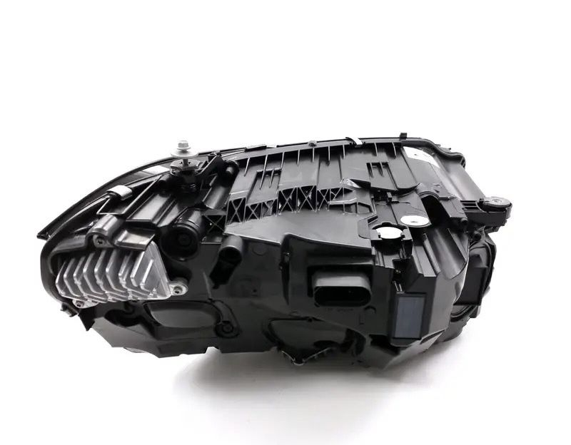 Mercedes W223 ляв фар DIGITAL