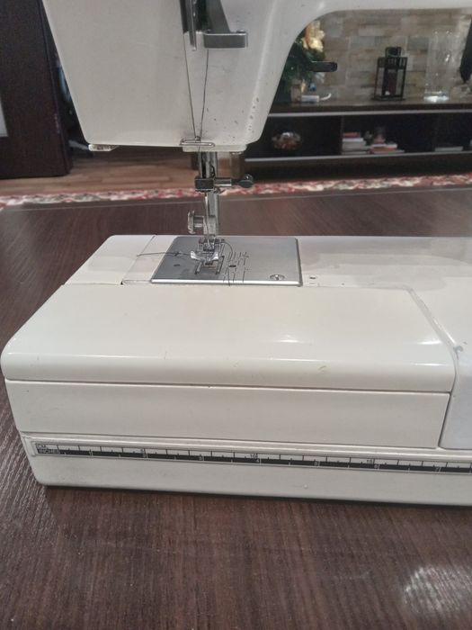 Швейная машинка JANOME