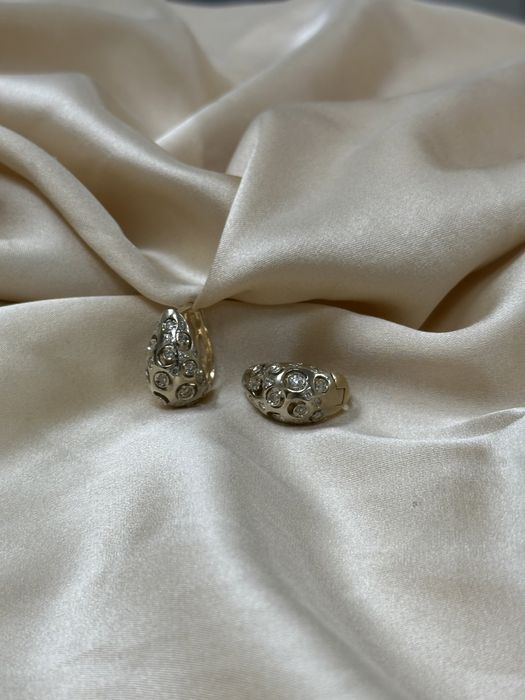 Золотые серьги с бриллиантами