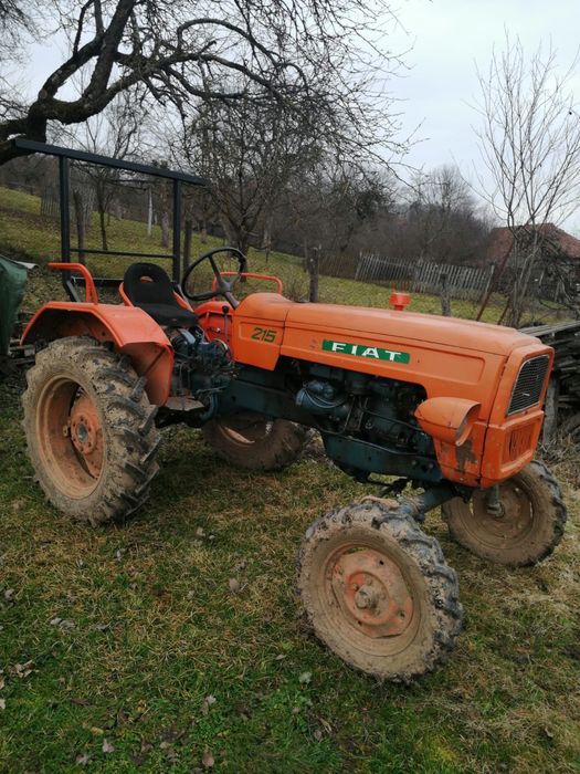 Tractor Fiat 215