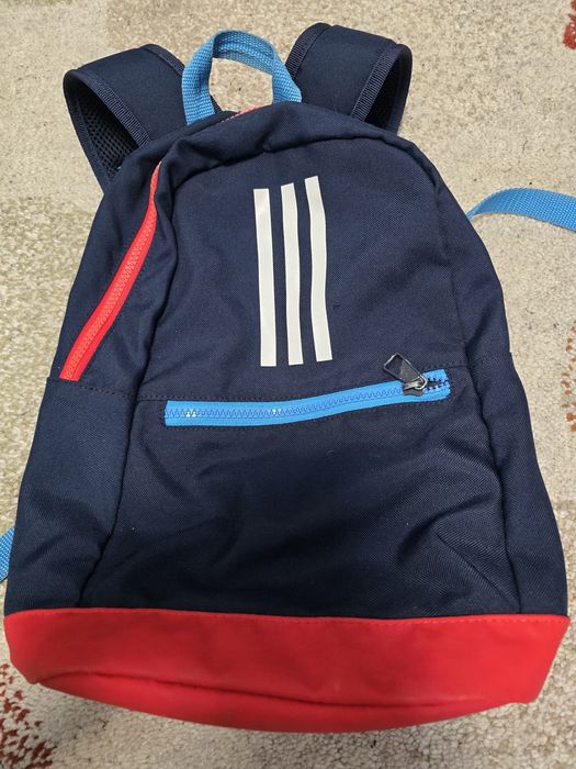 Раница на адидас за детска градина е супер