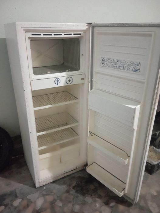 Холодильник сатылады