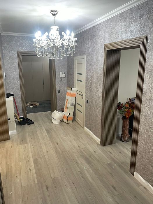 Не дорогая поклейка обоев