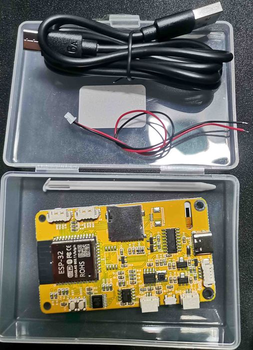 Dispozitiv Pentesting Bruce CYD ESP32-2432W024 spoofing ARP EvilPortal