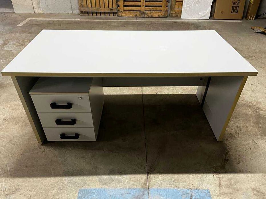 Ъглово  Офис Бюро