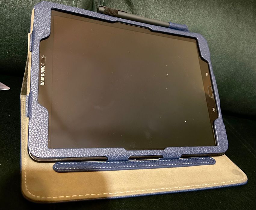 Таблет SAMSUNG с писалка и клавиатура