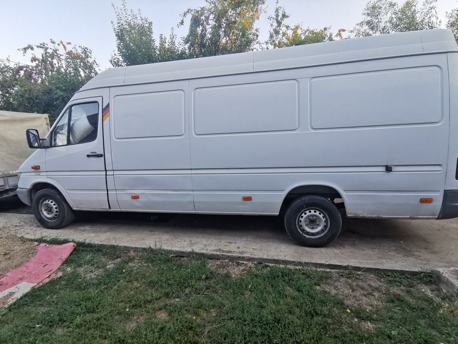 Vând  sprinter defect